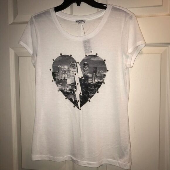 ✨ Studded Heart White Graphic Tee✨ - Picture 2 of 5